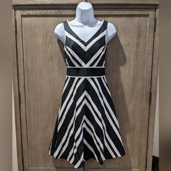 White House Black Market | Dresses | White House Black Market Striped Dress 